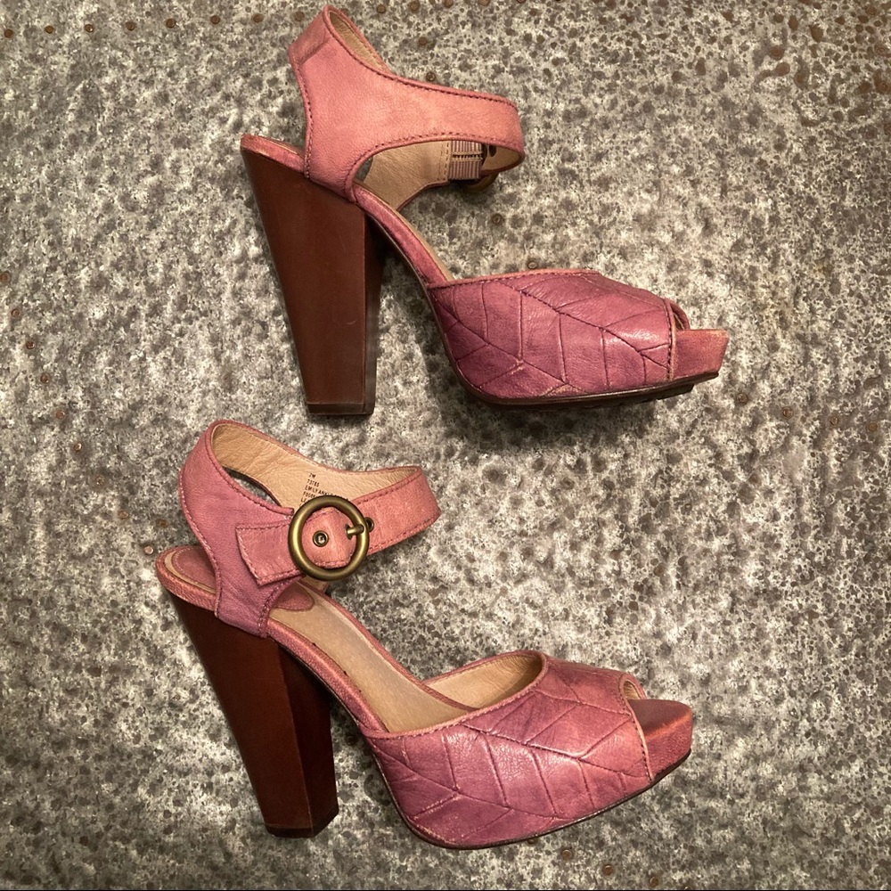 FRYE 7M Emily Ankle Strap Peep Toe Wooden Heels